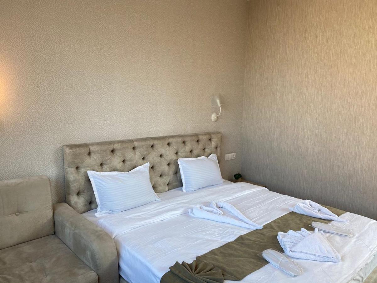 Tbt Hotel Tbilisi Exterior foto